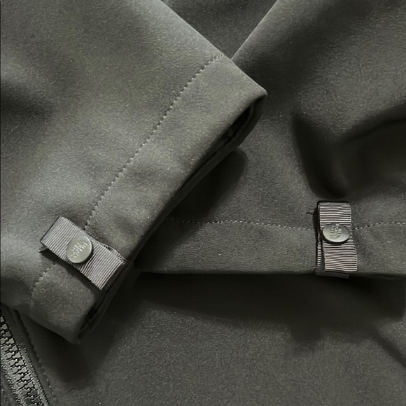 The north face Men's Black Jacket - Picture 8 of 14